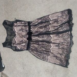 Forever 21 Black and Cream Lace Dress